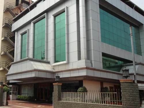 Hotel Grand Seasons image 1
