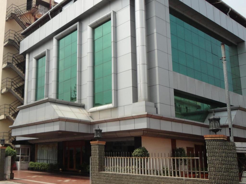 Hotel Grand Seasons