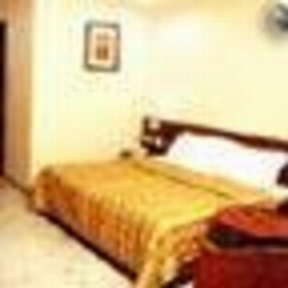 Room image 4